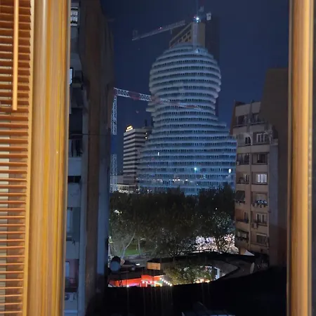 Lita House - 2 Bedroom דירה טיראנה