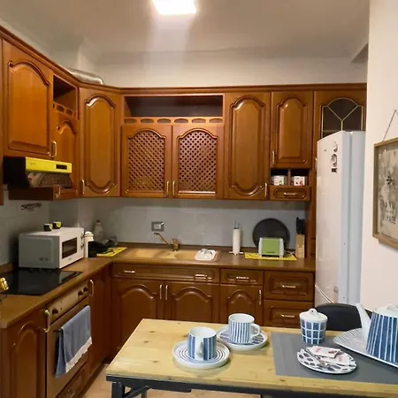 Lita House - 2 Bedroom דירה